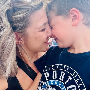 Meet your Posher, Théa